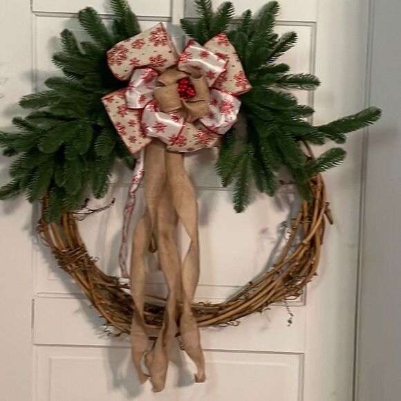 30” genuine hand rolled grapevine wreath w/artificial greenery & bow w/tails - Picture 1 of 10
